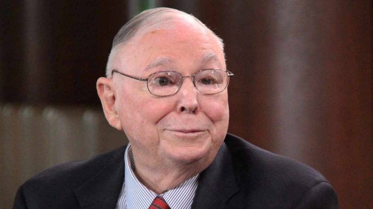 Berkshire’s Charlie Munger Slams Cryptocurrency Buyers: It’s ‘Absolute Horror’ – Bitcoin News