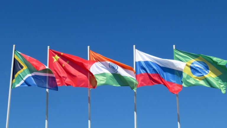 Experts Examine the Possibility of a BRICS Currency as a Tool to Circumvent US Dollar-Centric Sanctions – Economics Bitcoin News