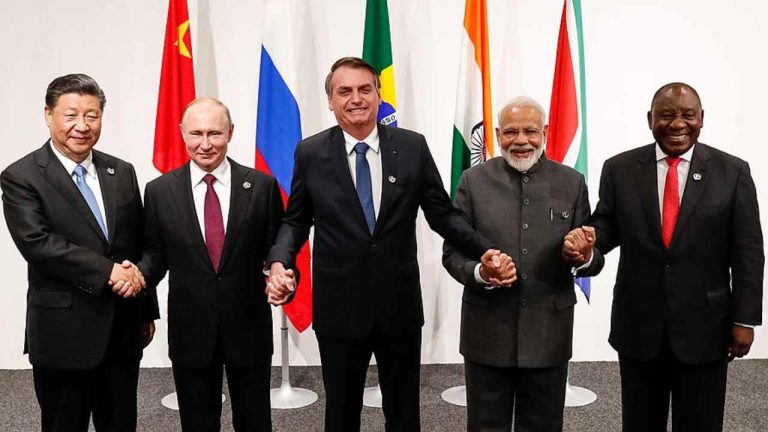 BRICS Leaders to Push for Common Currency to Challenge US Dollar at Upcoming Summit – Economics