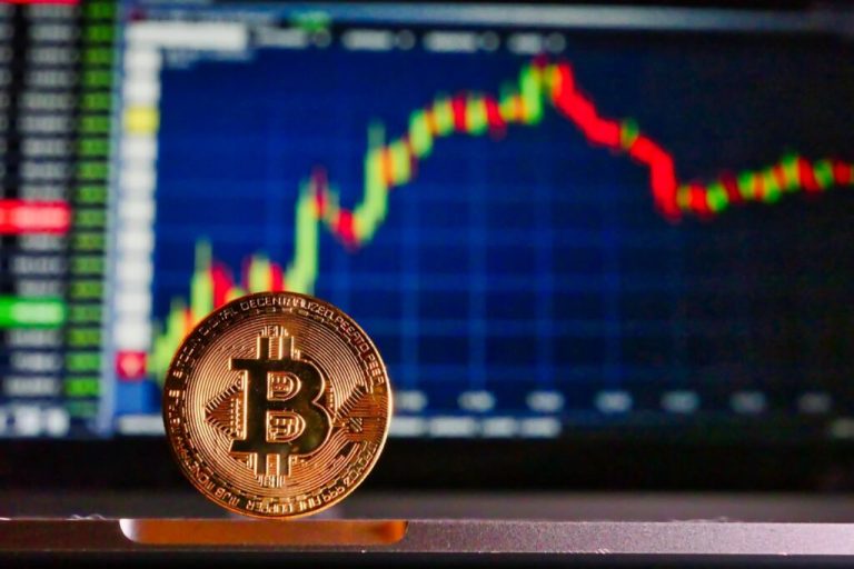 “Bitcoin ETF Investments Soar, Leaving Crypto Stocks MicroStrategy and Coinbase in the Dust”